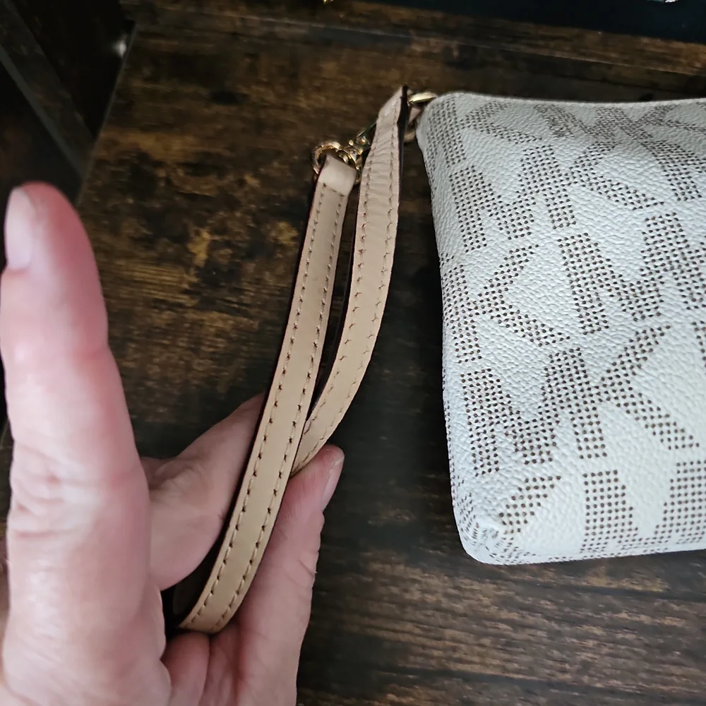 Michael Kors reposhing this